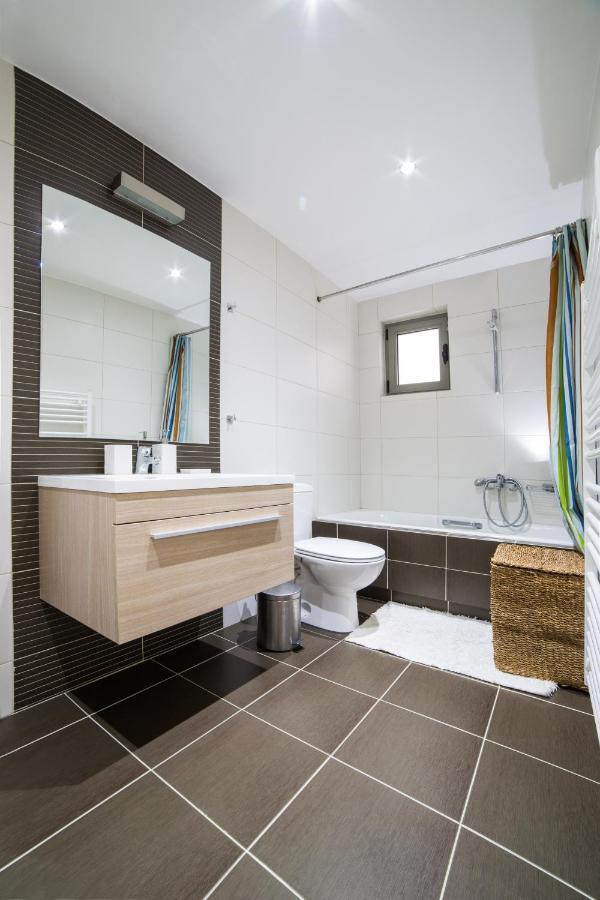 Lovely New Βuild Flat Near Metro - Free Parking Athén Kültér fotó